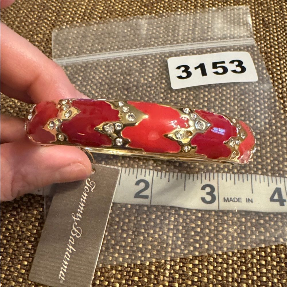 3153-‎ Tommy Bahama NWT Enamel Rhinestone Bracelet $32